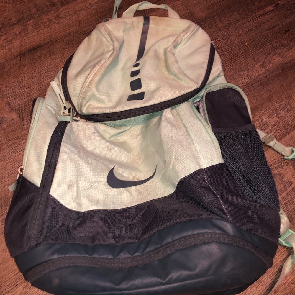 Nike Elite Bag